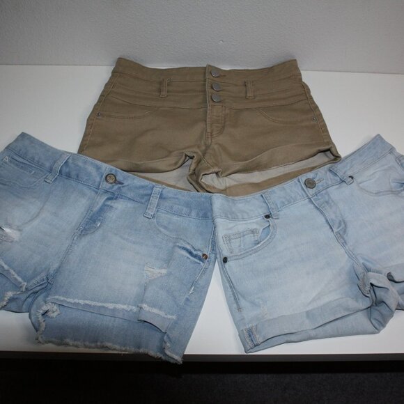 Three pairs of shorts - Picture 1 of 6